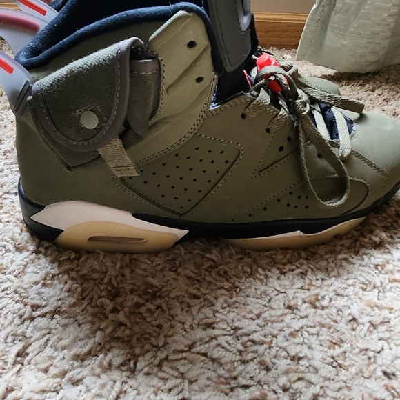 Travis scott Jordan x 6 Retro - Picture 2 of 5